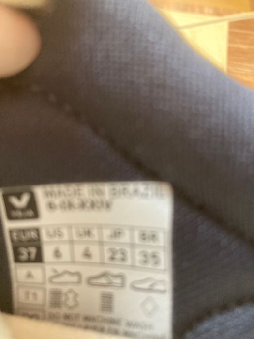 VEJA актуални обувки