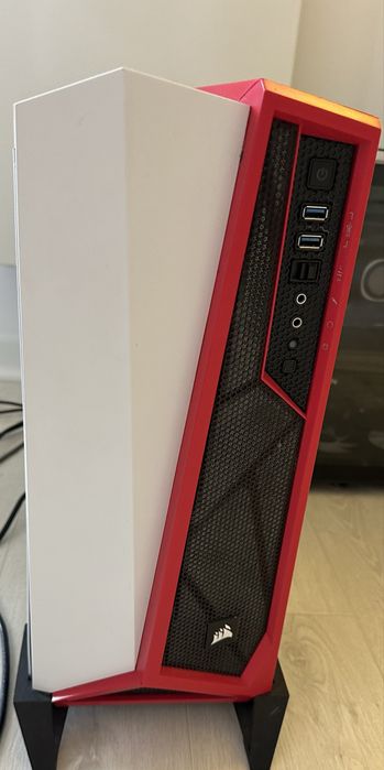 PC Gaming i7 7700 + GTX 1080 8GB + 16GB RAM + SSD + 5TB stocare