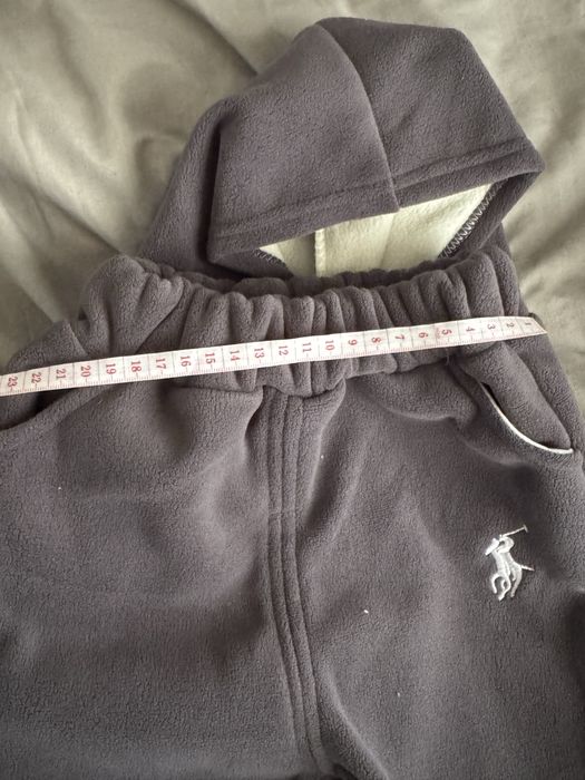 Продам два новых костюма на мальчика