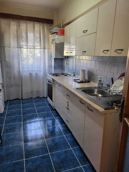 Închiriez aparatment