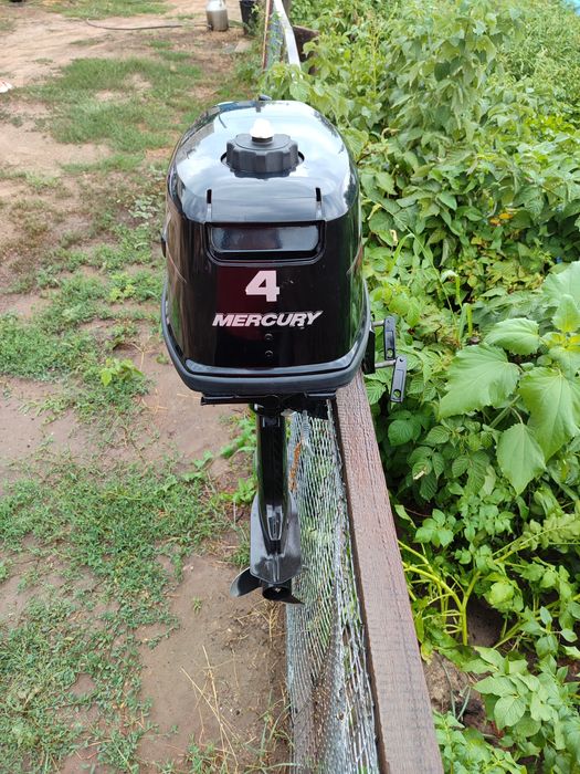 Продам лодочный мотор Меркури