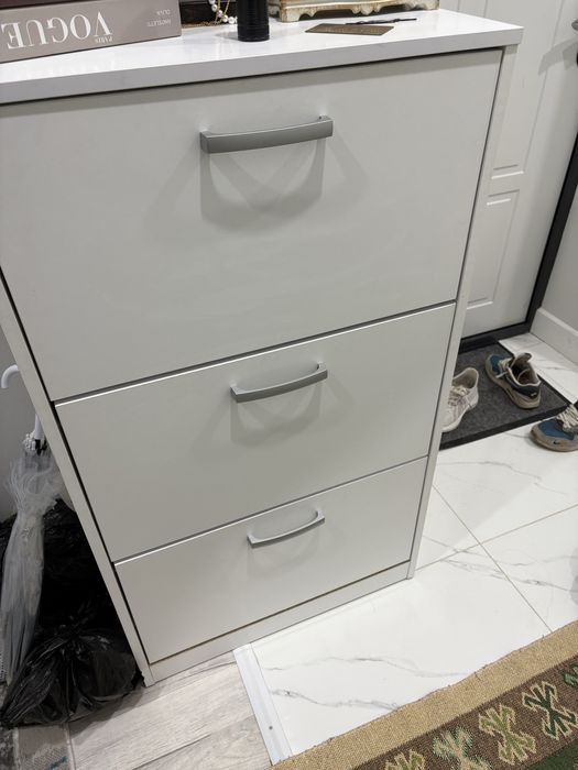 обувной шкаф продам