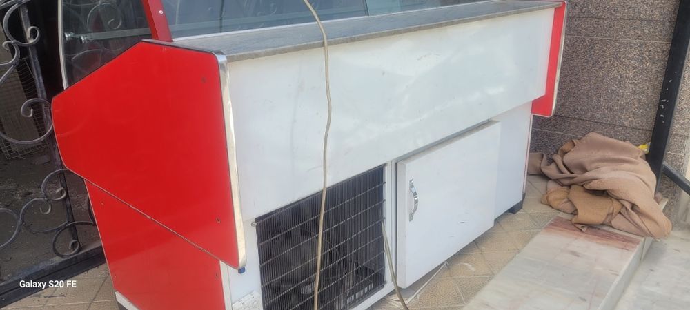 Холодильник витрина