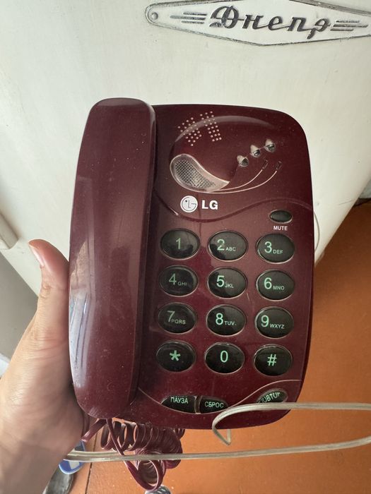 Стационарный телефон LG