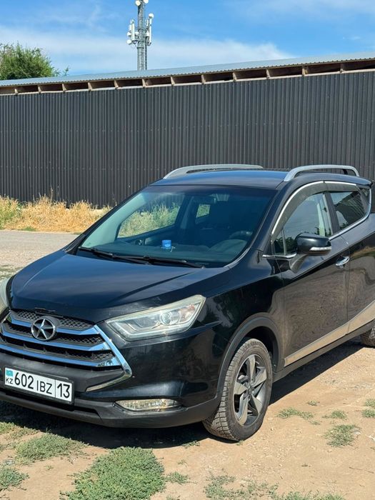 JAC S3 черного цвета