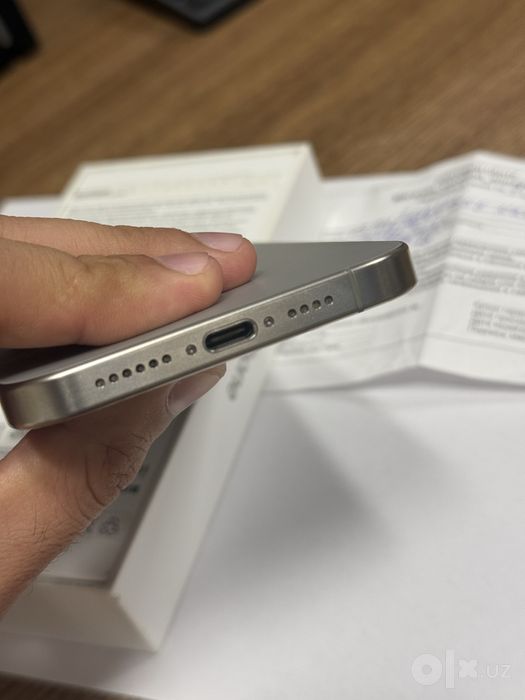 Iphone 15Pro Max Titan Sim+E'sim B85%
