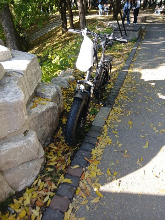 Vând bicicletă electrică cu două baterii mai multe detalii la telefon