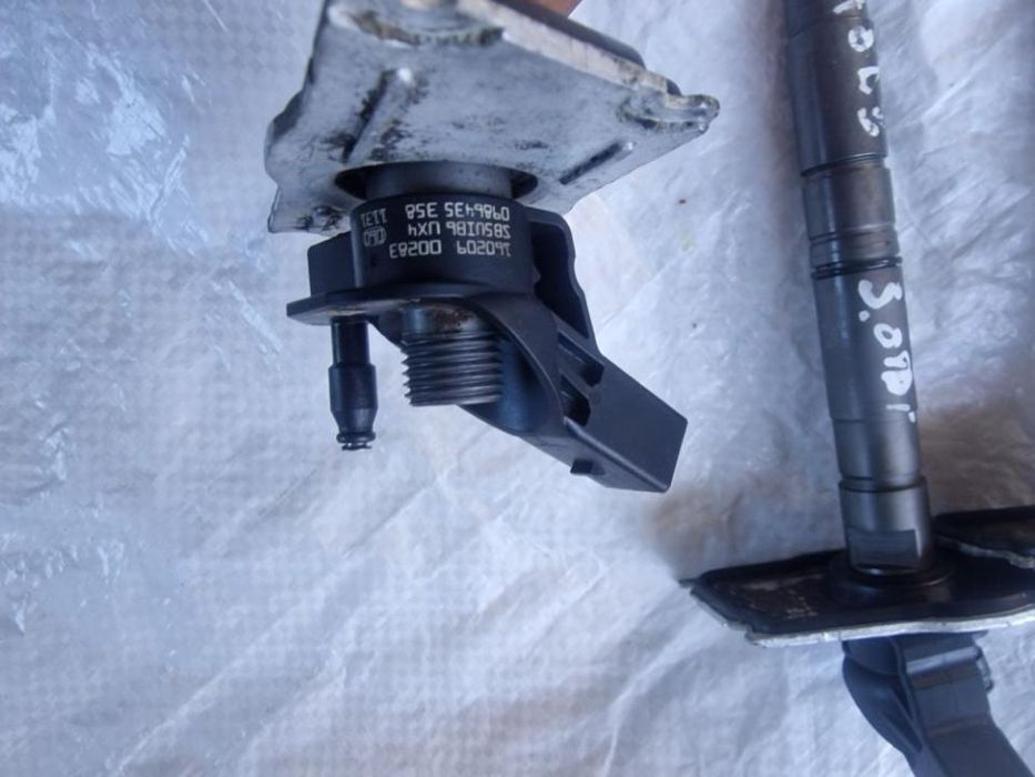 Injectoare/injector Audi a8d3, a6 c6 motor 3.0 tdi