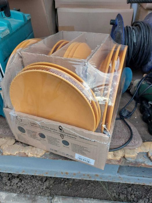 Set farfurii. 50 RON!!