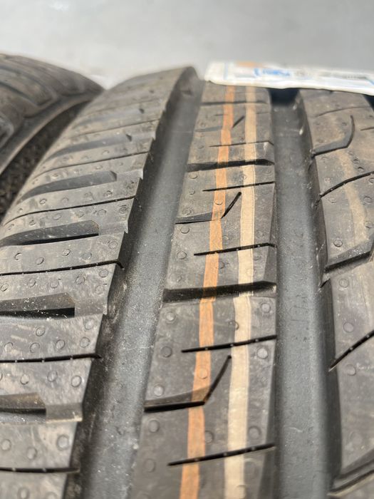 2 бр. нови летни гуми 245/40/19 Barum DOT 0818