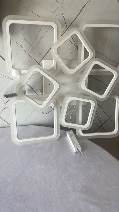 LED люстра хорошая
