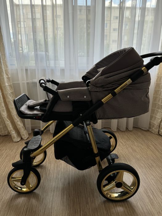 Детская коляска с люлькой и прогулочным блоком