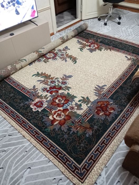 Продам ковёр в отличном состоянии