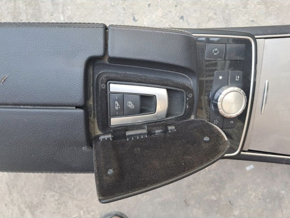 Продам бар от мерседес 212 то что на фото расмда нима болса шу.
Продам