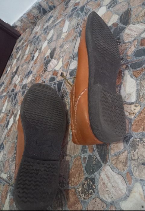 Pantofi barbati piele marca Vapiano marime 44 stare foarte buna