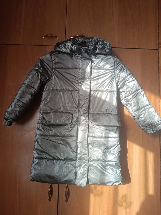 Продается пуховик для девочки, рост 122, финский