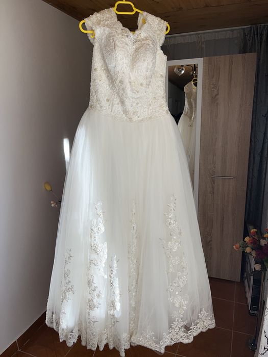 rochie de mireasă făcută în atelier