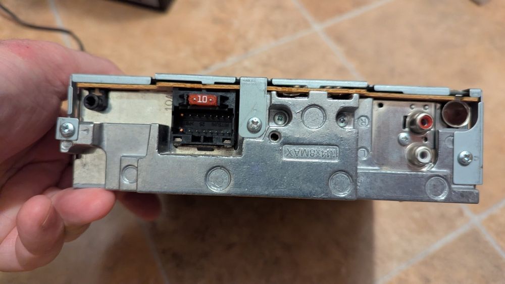 Radio casetofon Pioneer DEH-1600R