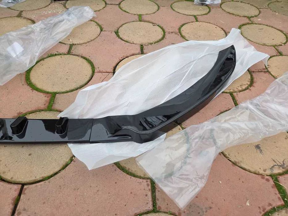 Prelungire Extensie Lip Bara Fata Audi A4 B8 2009-2012, Negru Lucios