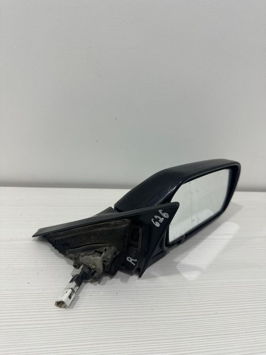 Правое боковое зеркало Mazda 626