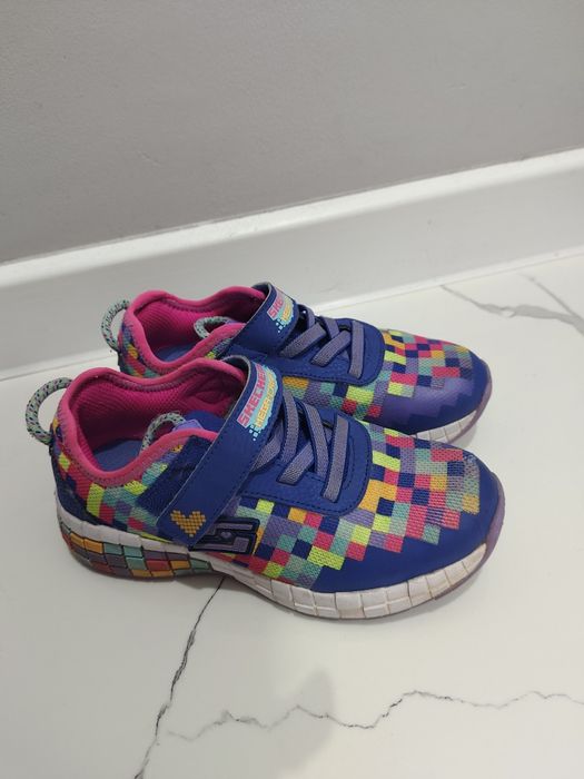 Кроссовки для девочки