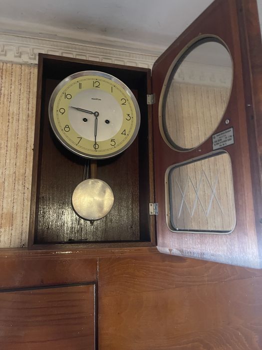 Стенен часовник-ретро