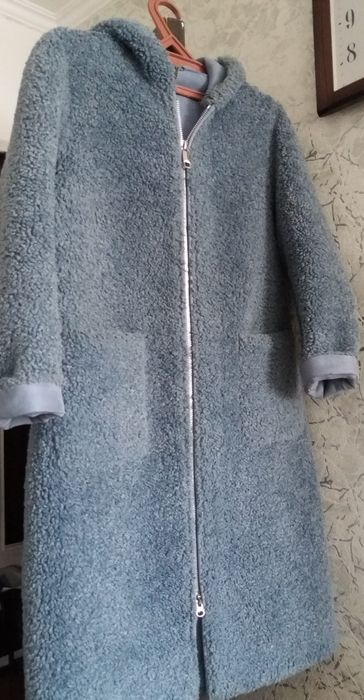 продаем шубку теплую