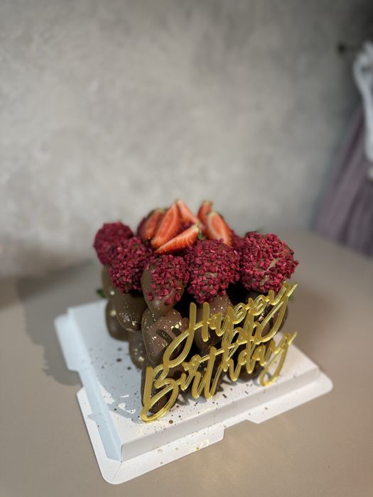 Торт из клубники в шоколаде