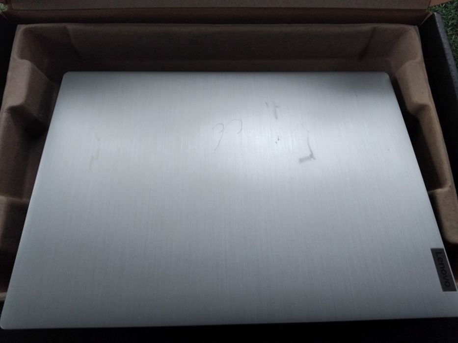 Laptop Lenovo IdeaPad 3 cu AMD Ryzen 3, Dell si Lenovo de 17 inch Full Hd