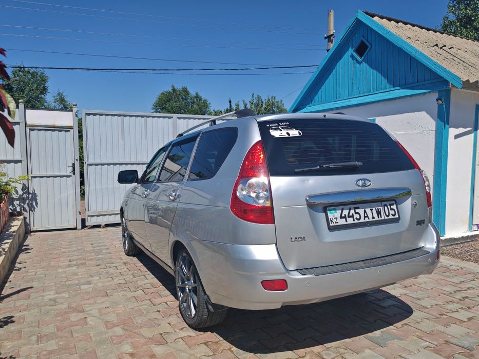 Продам Приору 2013год