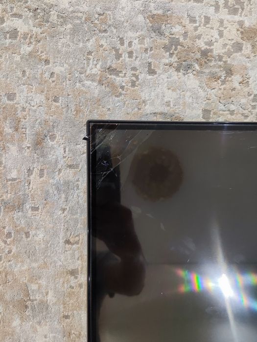 Shivaki 43H3501 4K SmartTv Android на запчасть.