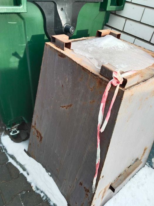 Продам мусорный бак