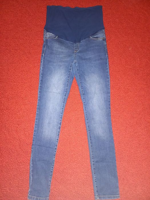 Продаются джинсы для беременных.