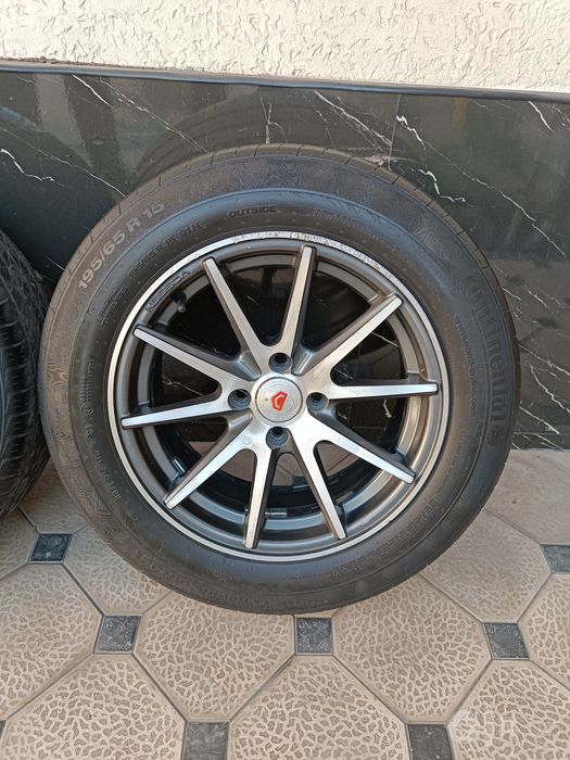 Vossen Diska Balon 195 65 R15 Holati Yaxshi