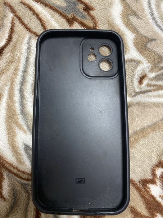 Vand 2 huse pentru iphone 12