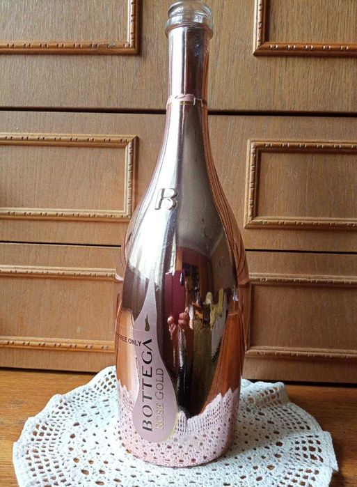 Блестящие емкости для изготовления новогоднего декора