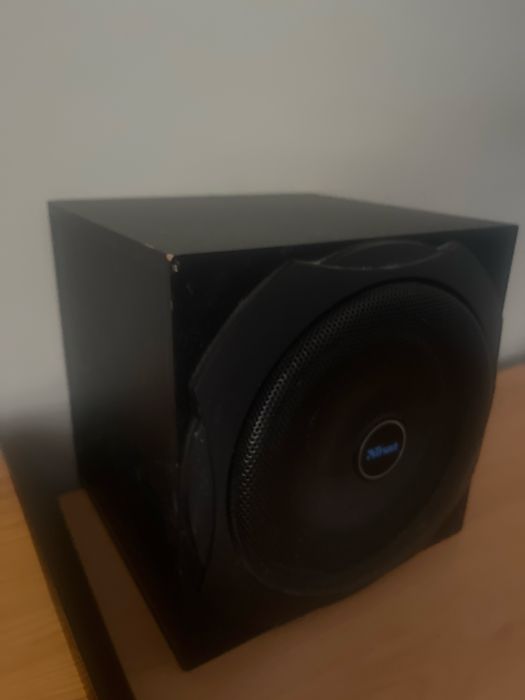 Продава се субуфер в добро състояние