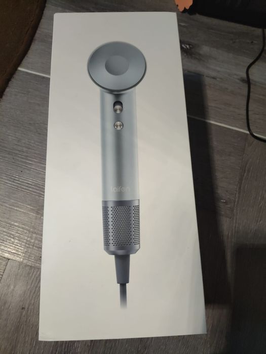 Uscator profesional de par Laifen swift 1500 w nou pret 450 de lei