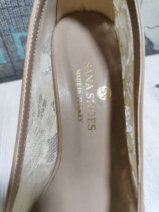 Продам новые туфли лодочки