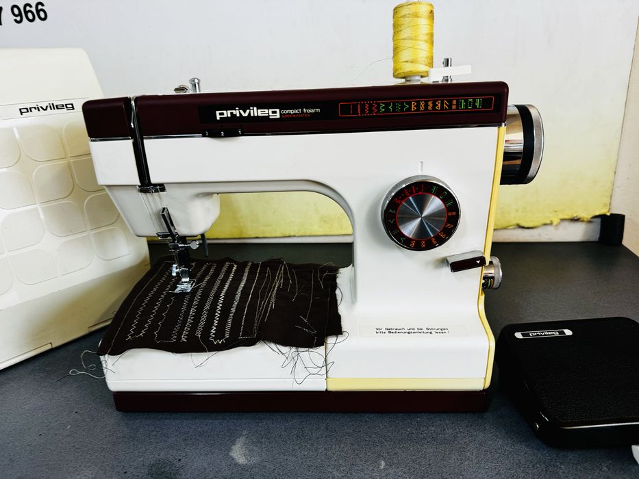 Masina de cusut Privileg Compact japonez