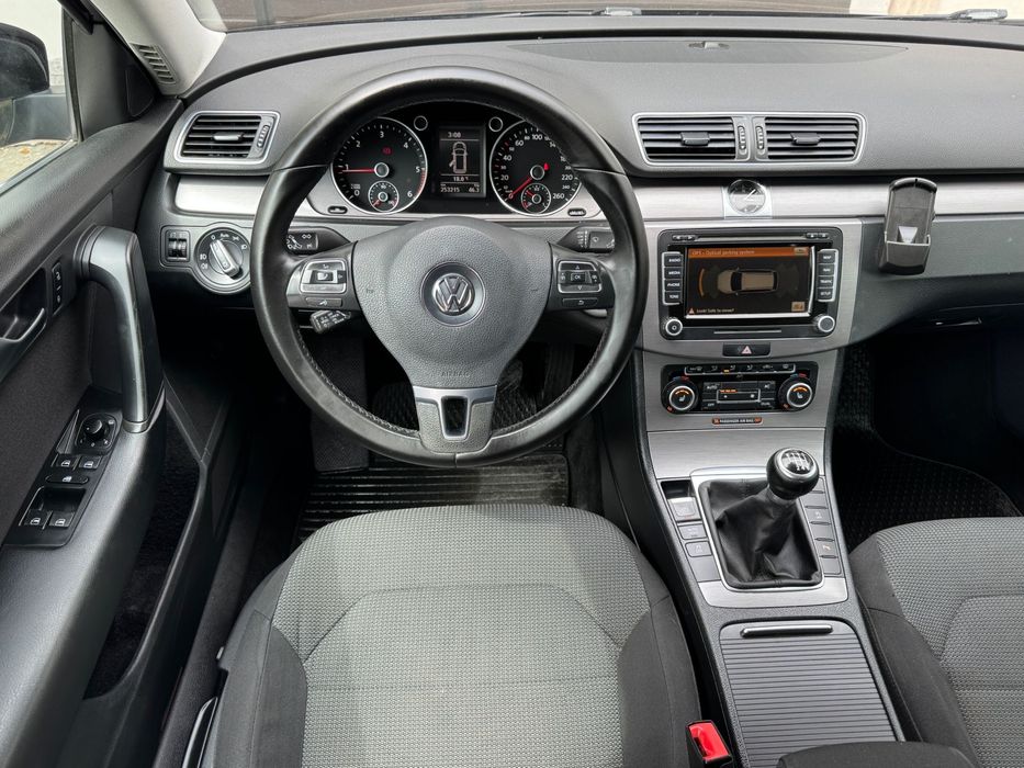 VOLKSWAGEN Passat 2012 — imagine 3