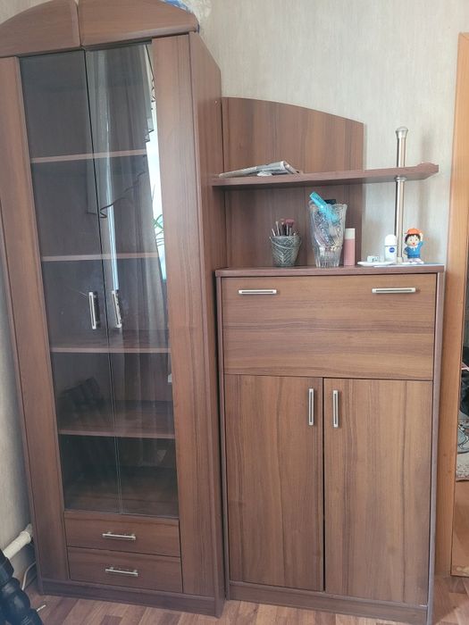 Продам шкаф для посуды