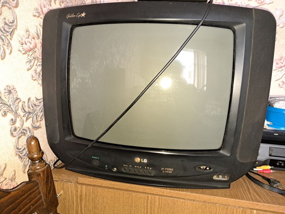 СРОЧНО продаётся телевизор LG