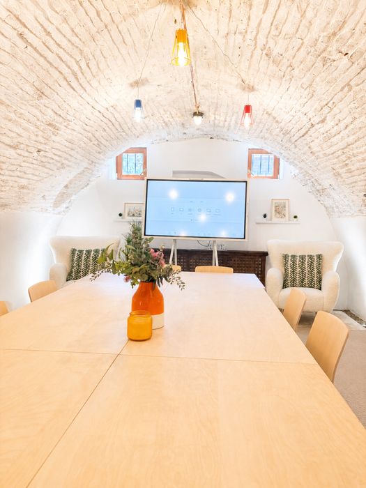 Direct Proprietar - Spatiu de închiriat 3 camere | 1 baie | 1 bucătărie  | Mini Terasă cu vedere Tâmpa | Panouri solare | Centrul Istoric Brașov