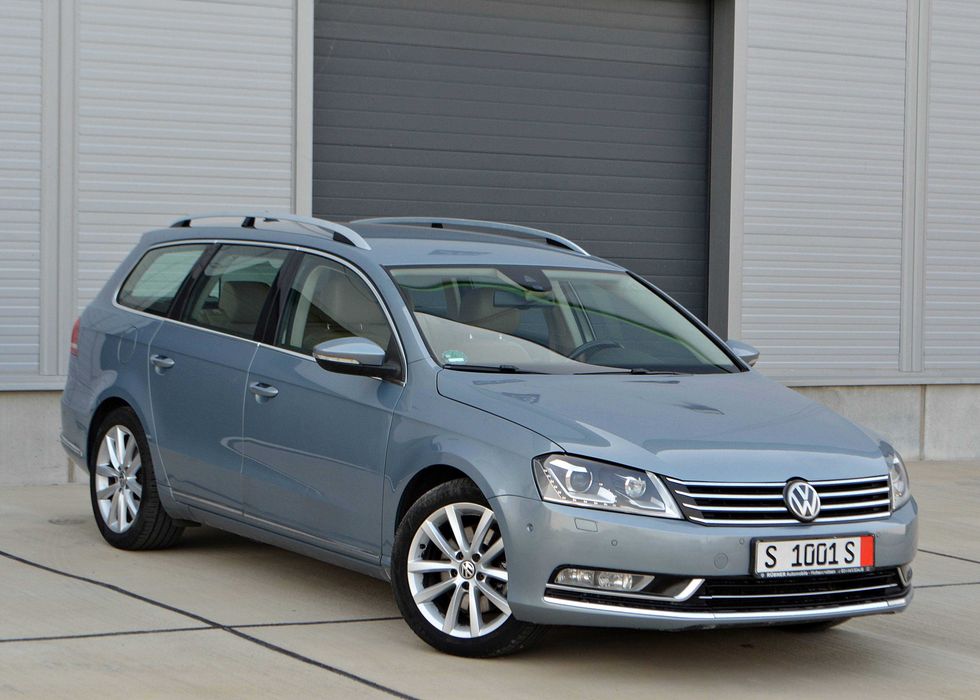 VOLKSWAGEN Passat