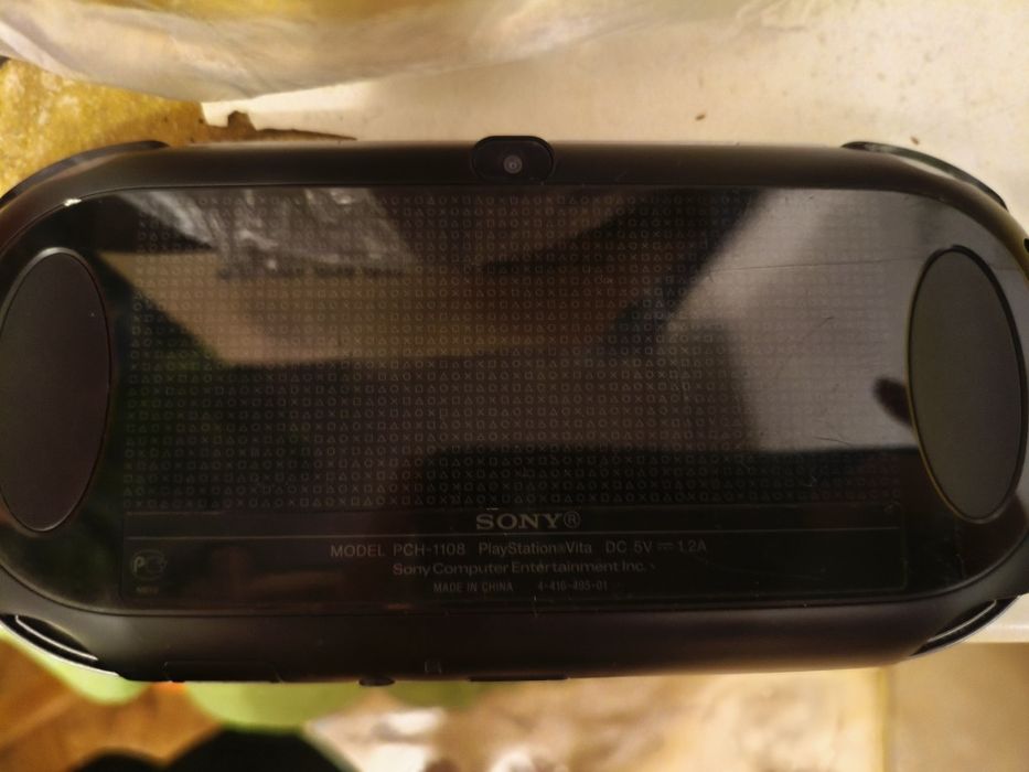 Продам PS VITA FAT 1108