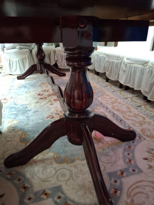 Стол раздвижной в отличном состоянии