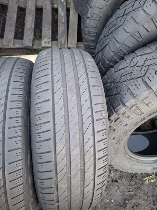 Vand 2 anvelope 225 60 17 klebar bune vara