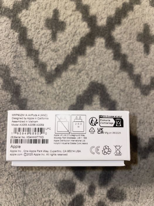 Apple AirPods 4 sigilat