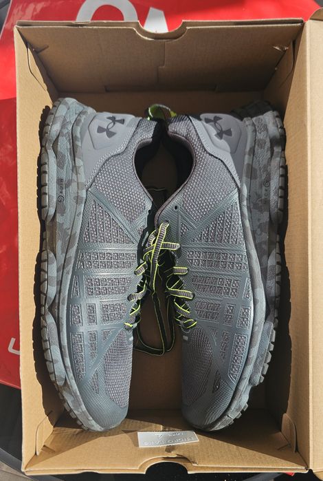 Маратонки UndeR ArmouR